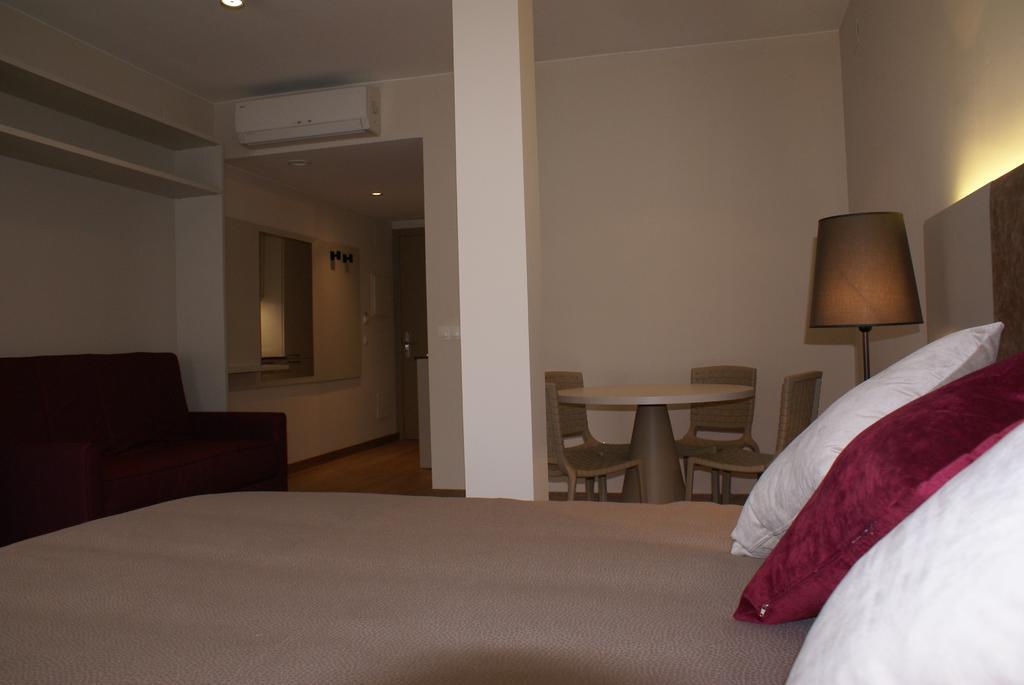 Aparthotel K Figueres  Room photo